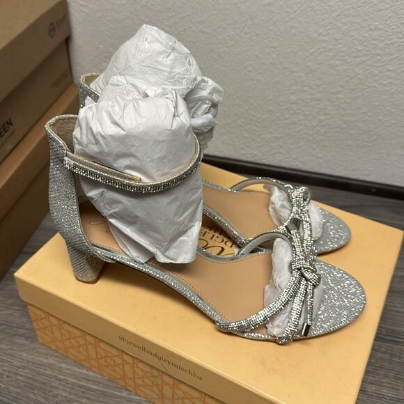 Badgley Mischka Lena Knotted Mid Heel - Picture 5 of 7